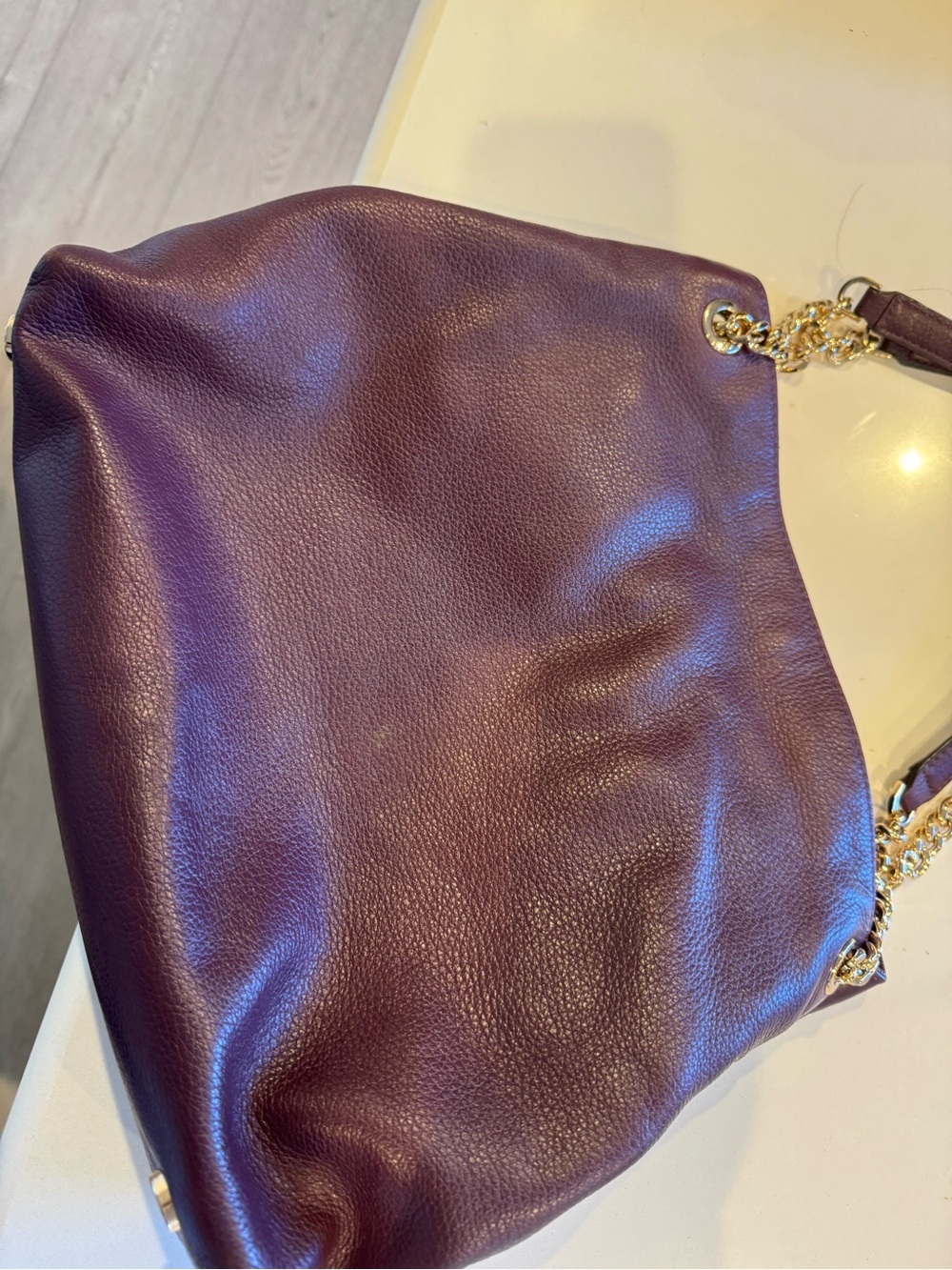 Michael Kors Plum Pebbled Leather Shoulder Bag with Gold Chain - Picture 4 of 5